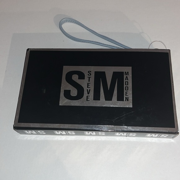 Steve Madden Light Powder Blue Textured Wristlet - Picture 6 of 8